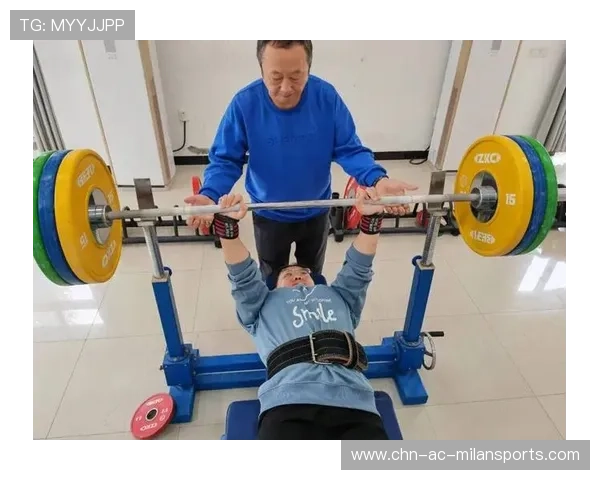 举重青训班推出家长观摩日增加家庭支持力度